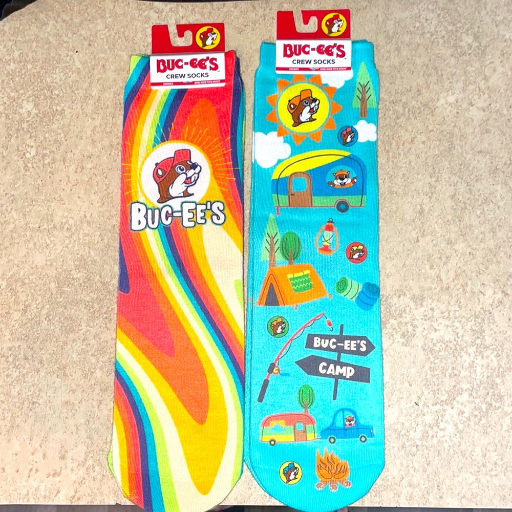 BUC-EE’S Adult Unisex Crew Socks - 2pairs - “Retro” & “Camper” NWT 🌟🌟🌟